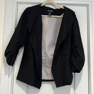 Black blazer with scrunched sleeves to elbows - size Large